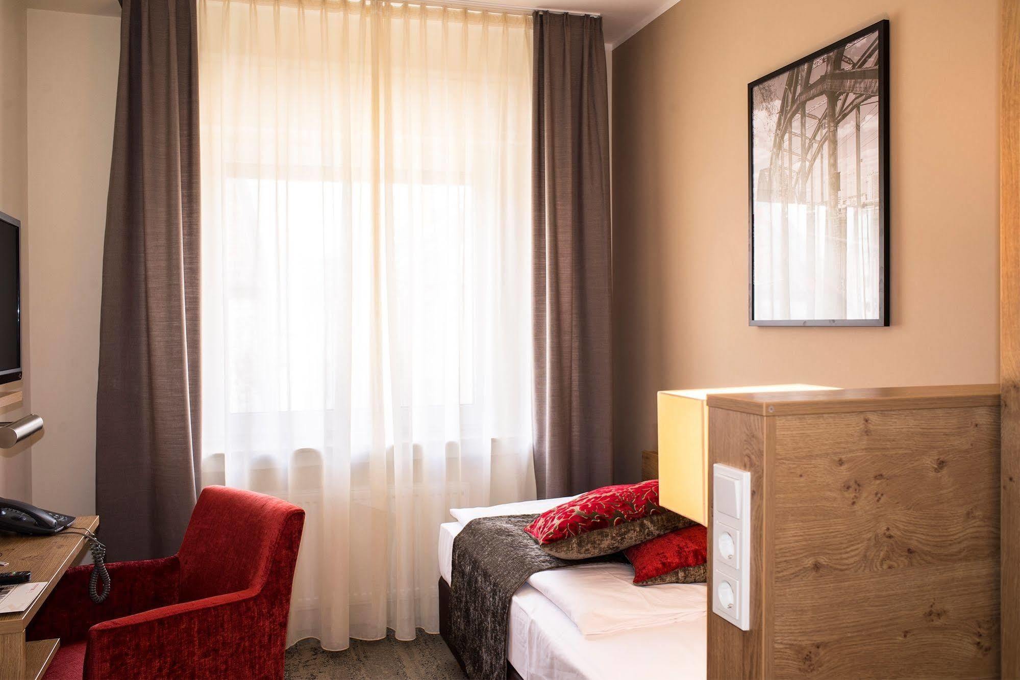 Maingau Hotel 3*